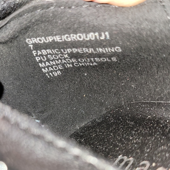 Madden Girl Size 7 Black Velvet Floral Sock Boots - Picture 14 of 14